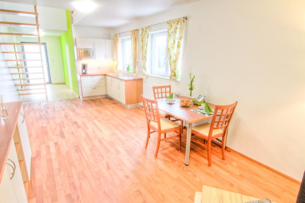 Jungingers Aparthotel Holzheim  Ruang foto