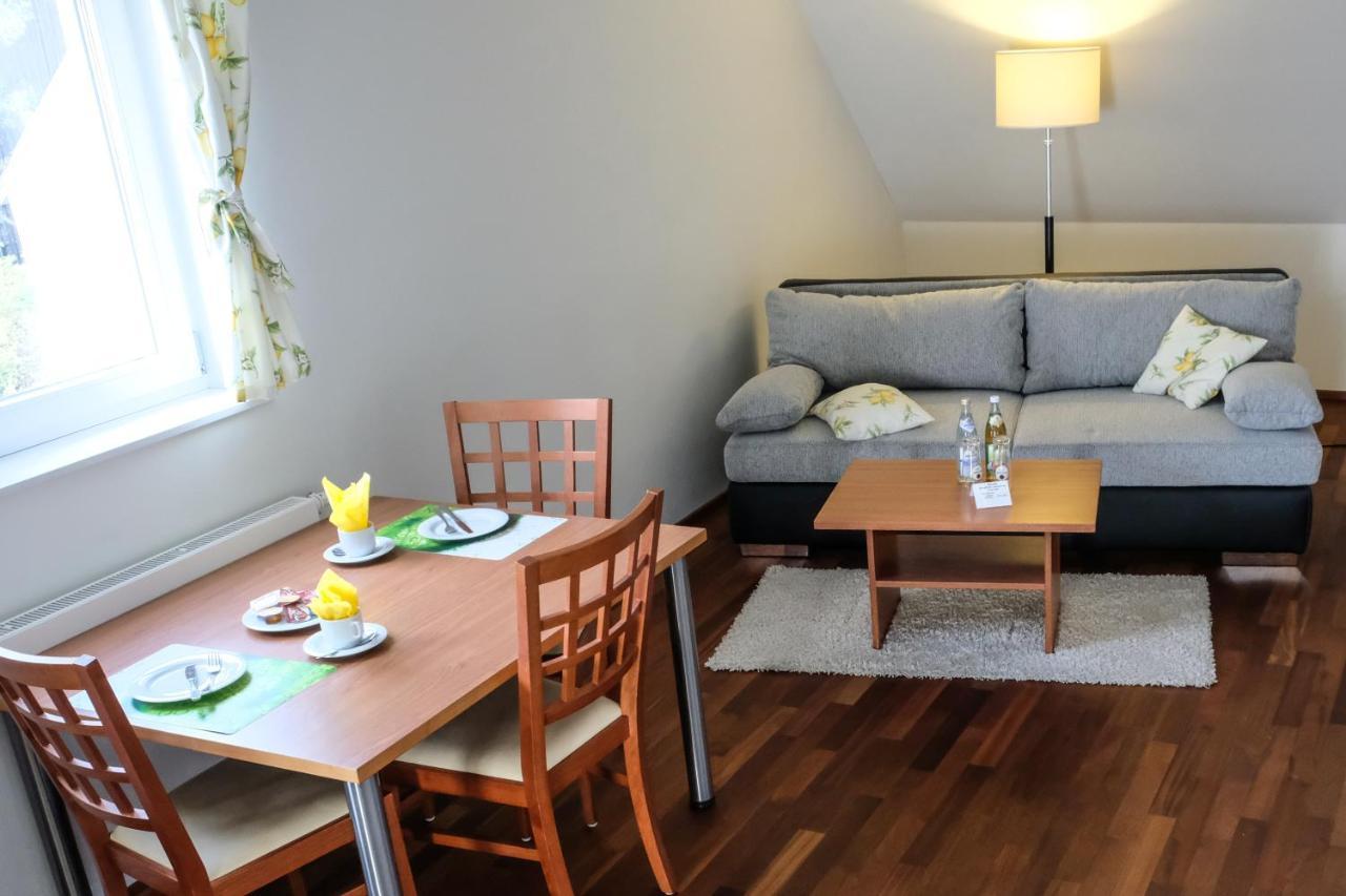 Jungingers Aparthotel Holzheim  Bagian luar foto