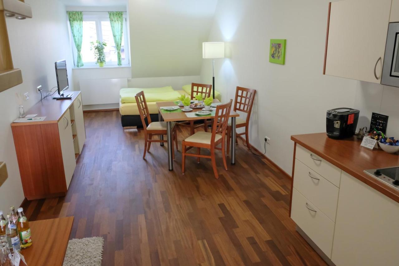 Jungingers Aparthotel Holzheim  Bagian luar foto