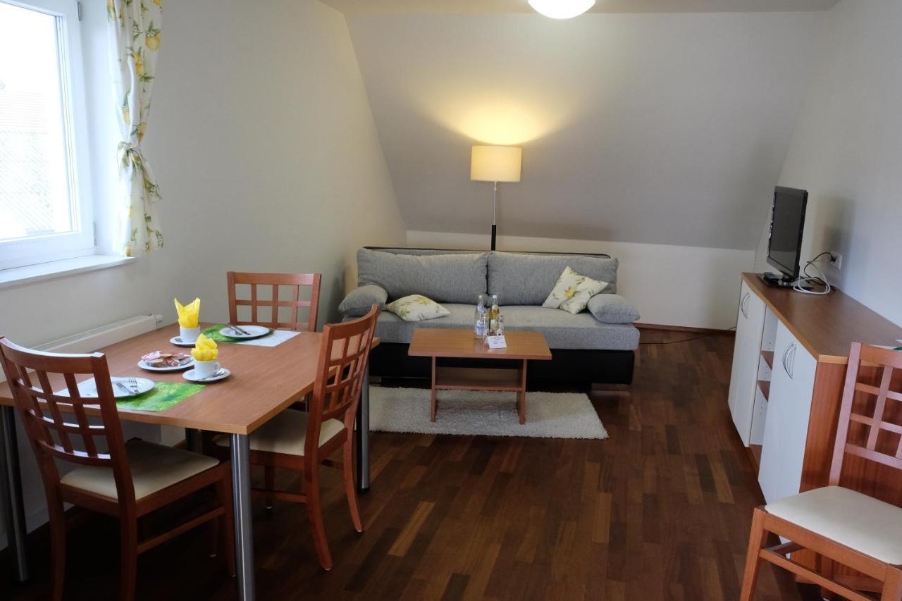 Jungingers Aparthotel Holzheim  Bagian luar foto