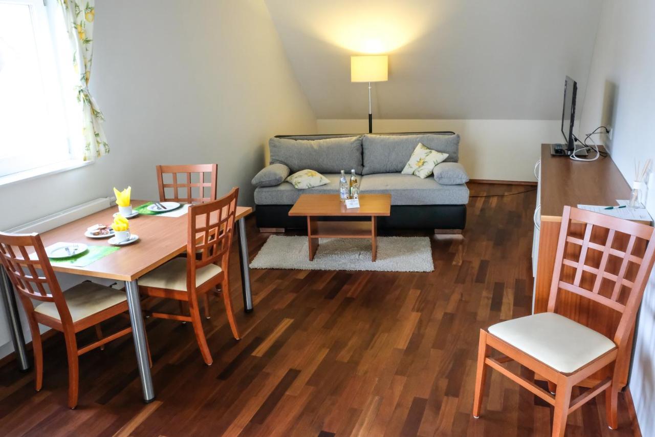Jungingers Aparthotel Holzheim  Bagian luar foto